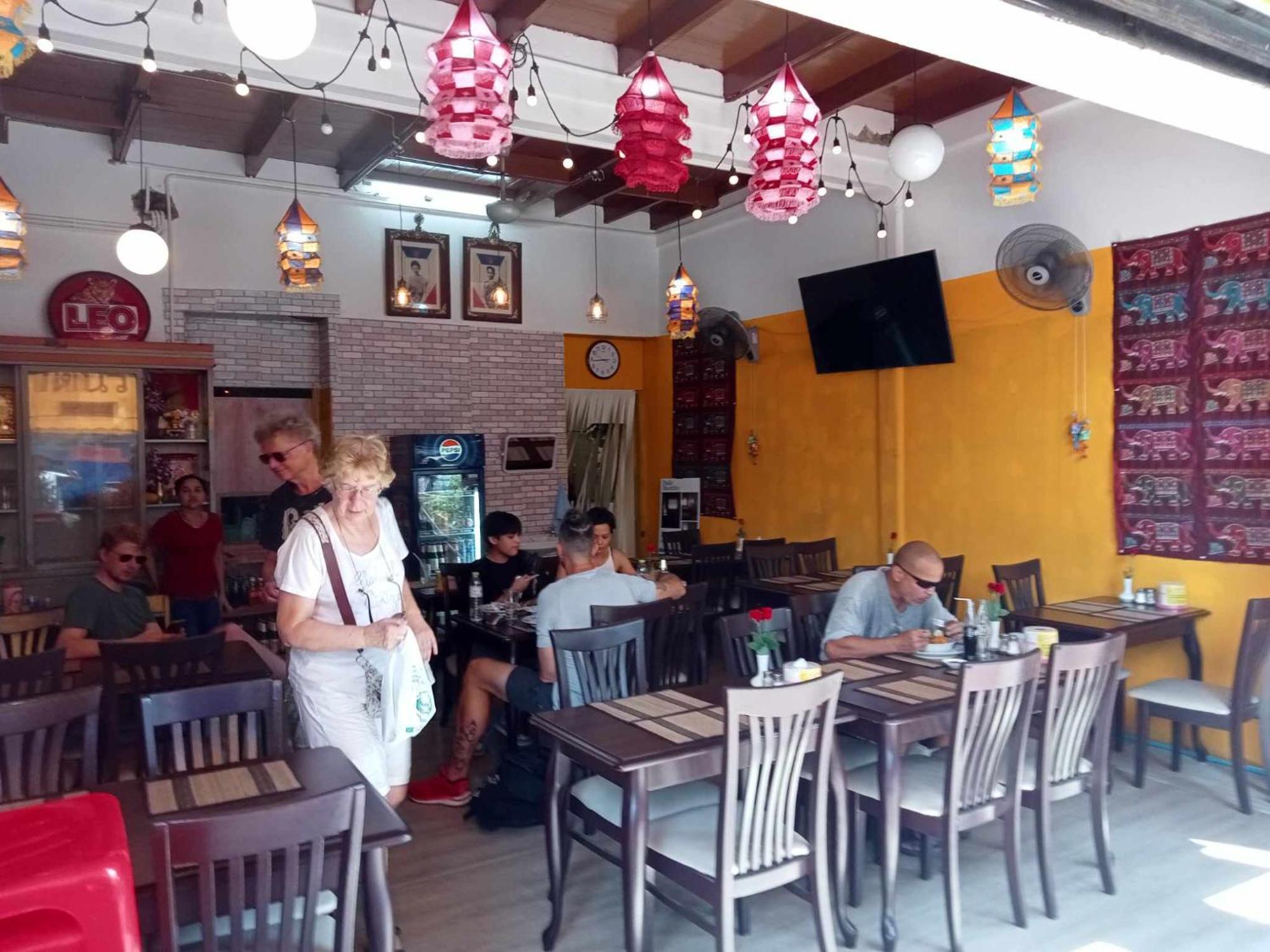 Апартаменты Bang Lumphu House&Bistro Бангкок Экстерьер фото